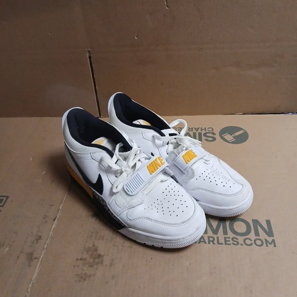 NIKE SNEAKERS – WHITE WITH BLACK SWOOSH AND YELLOW STRAP BOXED UK SIZE 9