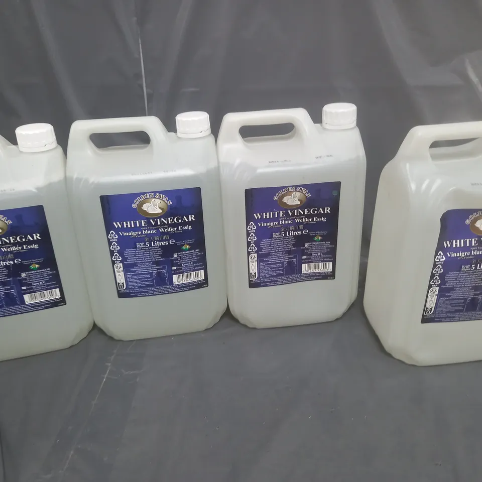 TOTE OF 4 ASSORTED HOUSEHOLD GOODS TO INCLUDE WHITE VINEGAR 5L