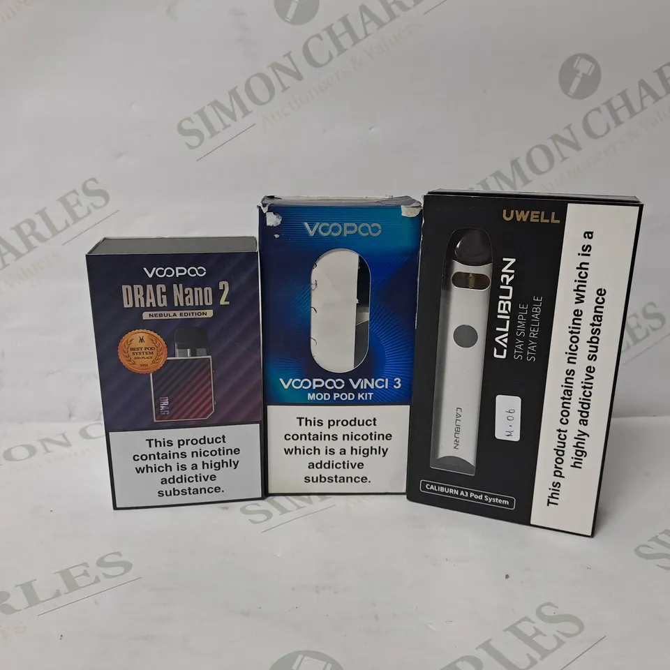 APPROXIMATELY 10 ASSORTED E-CIGARETTE PRODUCTS TO INCLUDE VOOPOO DRAG NANO 2 NEBULA EDITION, VOOPOO VINCI 3 MOD POD KIT, UWELL CALIBURN A3 POD SYSTEM