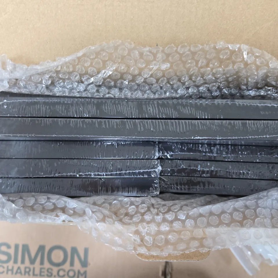 BOXED SONGMICS COLLAGE PHOTO FRAMES, 10 MULTI PICTURE FRAMES FOR WALL