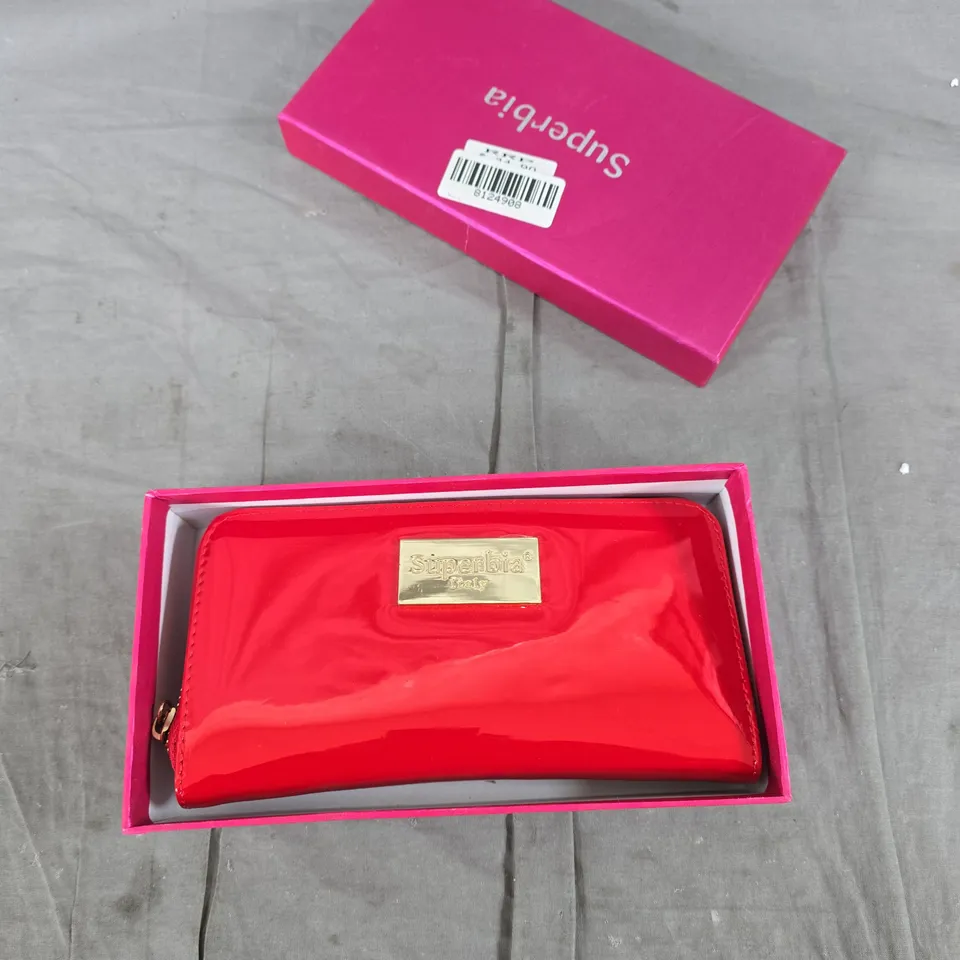 SUPERBIA ITALY RED PATENT LEATHER WALLET WITH GOLD PLATE – BOXED