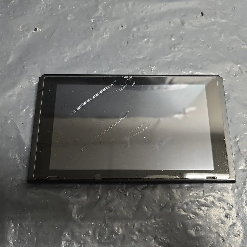 NINTENDO SWITCH CONSOLE (BLACK) – FRONT SCREEN CRACKED