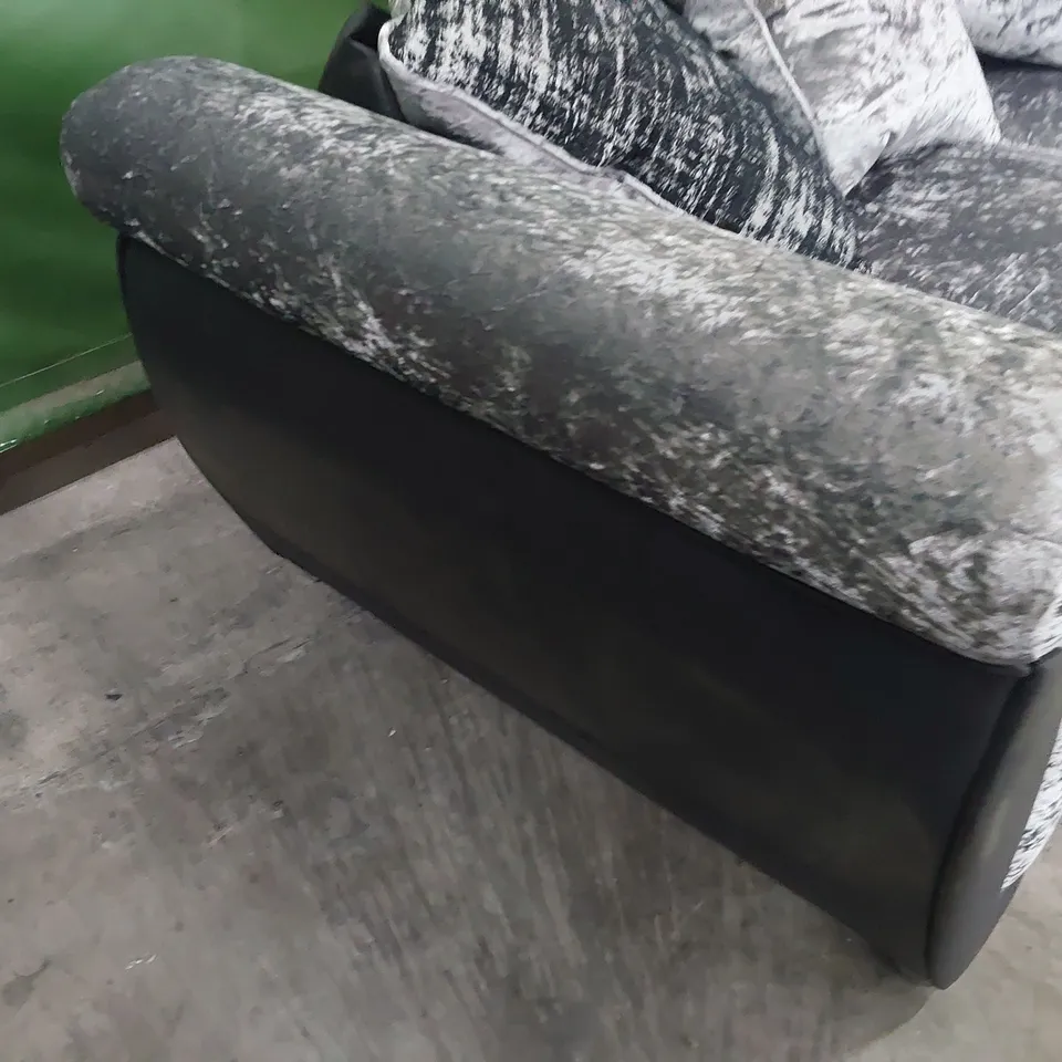 DESIGNER THREE SEATER SOFA SILVER VELVET & BLACK FAUX LEATHER WITH SCATTER CUSHIONS 