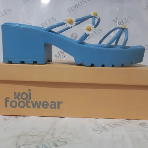 BRAND NEW BOXED PAIR OF KOI VEGAN LEATHER BLOOMING DAISY OASIS STRAPPY SLIDERS IN BLUE UK SIZE 11
