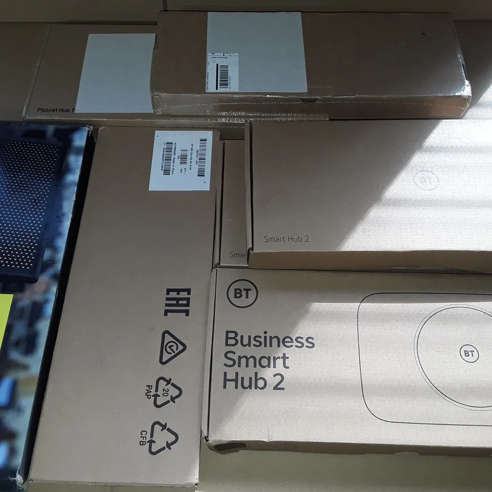 LOT OF 7 ASSORTED SMART HUBS TO INCLUDE BT AND PLUSNET