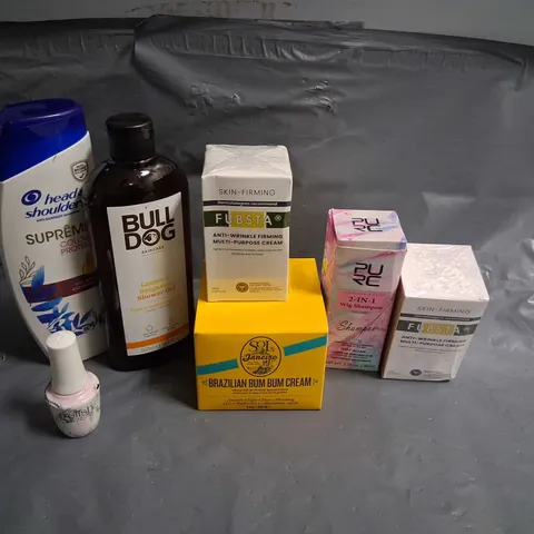 APPROXIMATELY 20 ASSORTED HEALTH AND BEAUTY PRODUCTS TO INCLUDE; SOL JANERIRO, HEAD AND SHOULDERS, BULLDOG AND GELISH