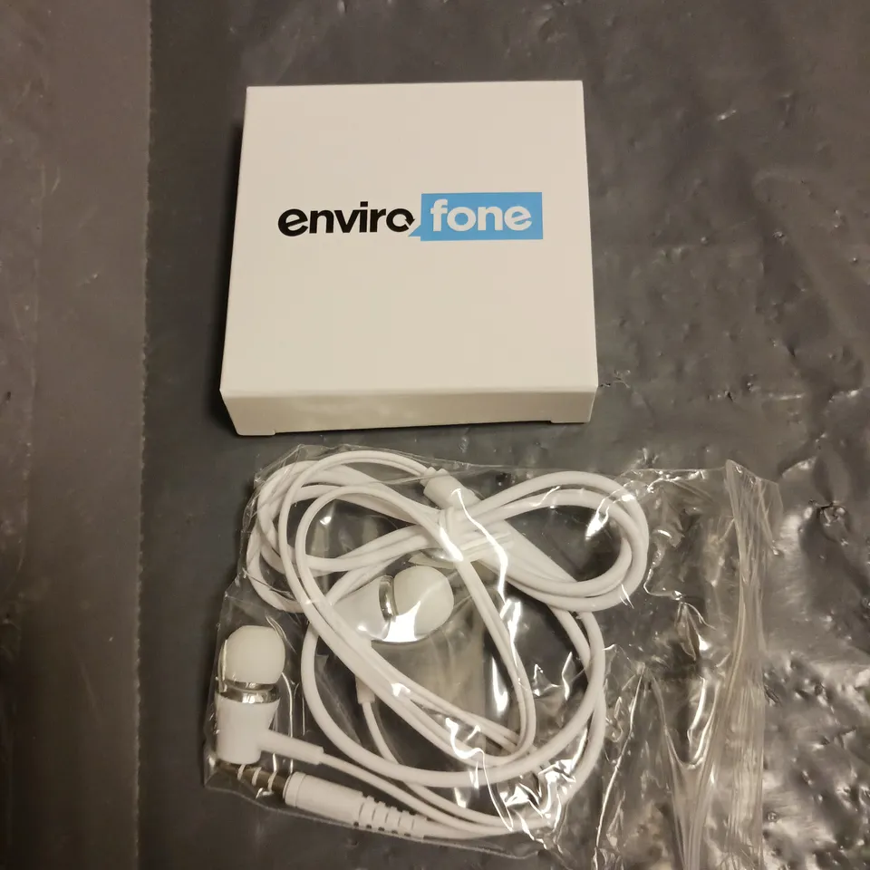BOX OR APPROX. 500 STEREO EARPHONES WITH MIC IN WHITE  