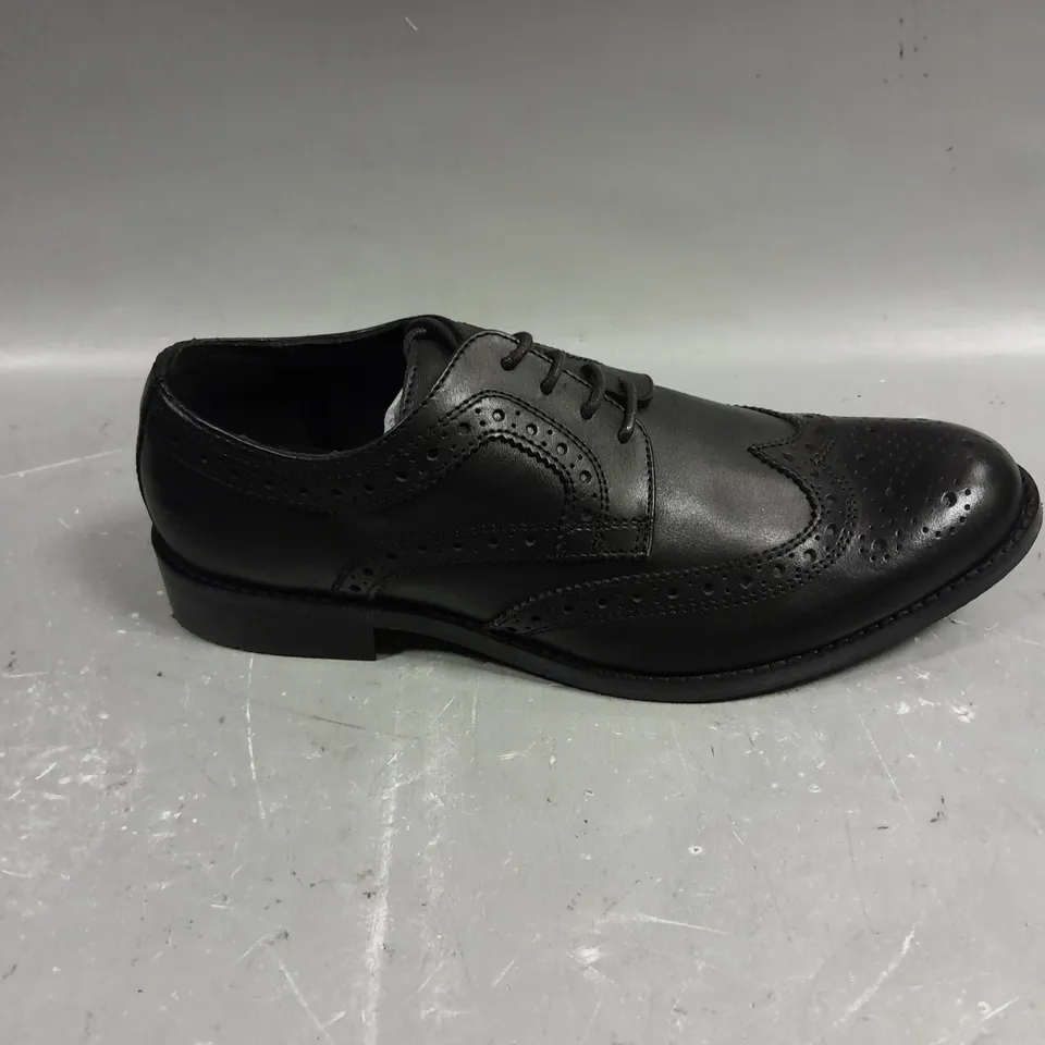 PAIR OF DUNE LONDON MENS PATTERNED SHOES IN BLACK - 7