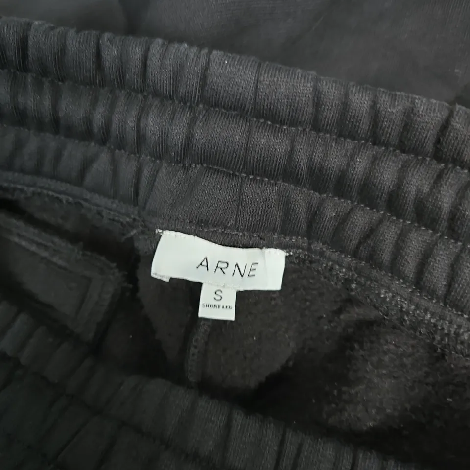 ARNE BLACK JOGGERS – SIZE S
