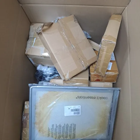 BOX OF APPROXIMATELY 10 ASSORTED ITEMS TO INCLUDE CHOPPER, CLOTHING AND RAPID2