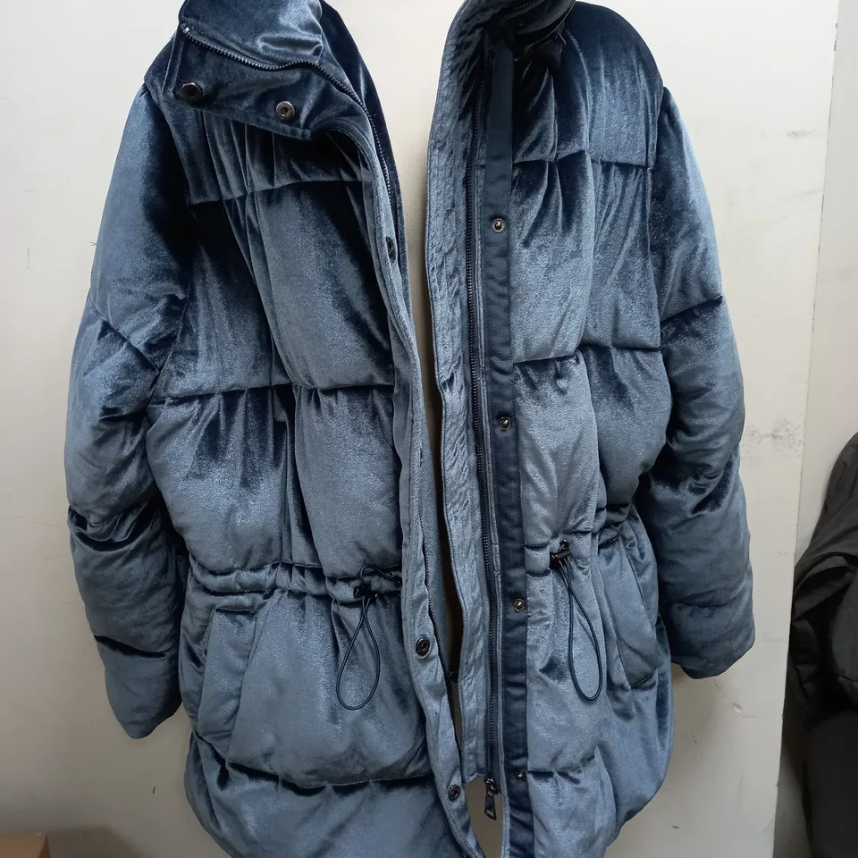 JD WILLIAMS QUILTED OVERCOAT IN SHINY BLUE/GREY - UK 30