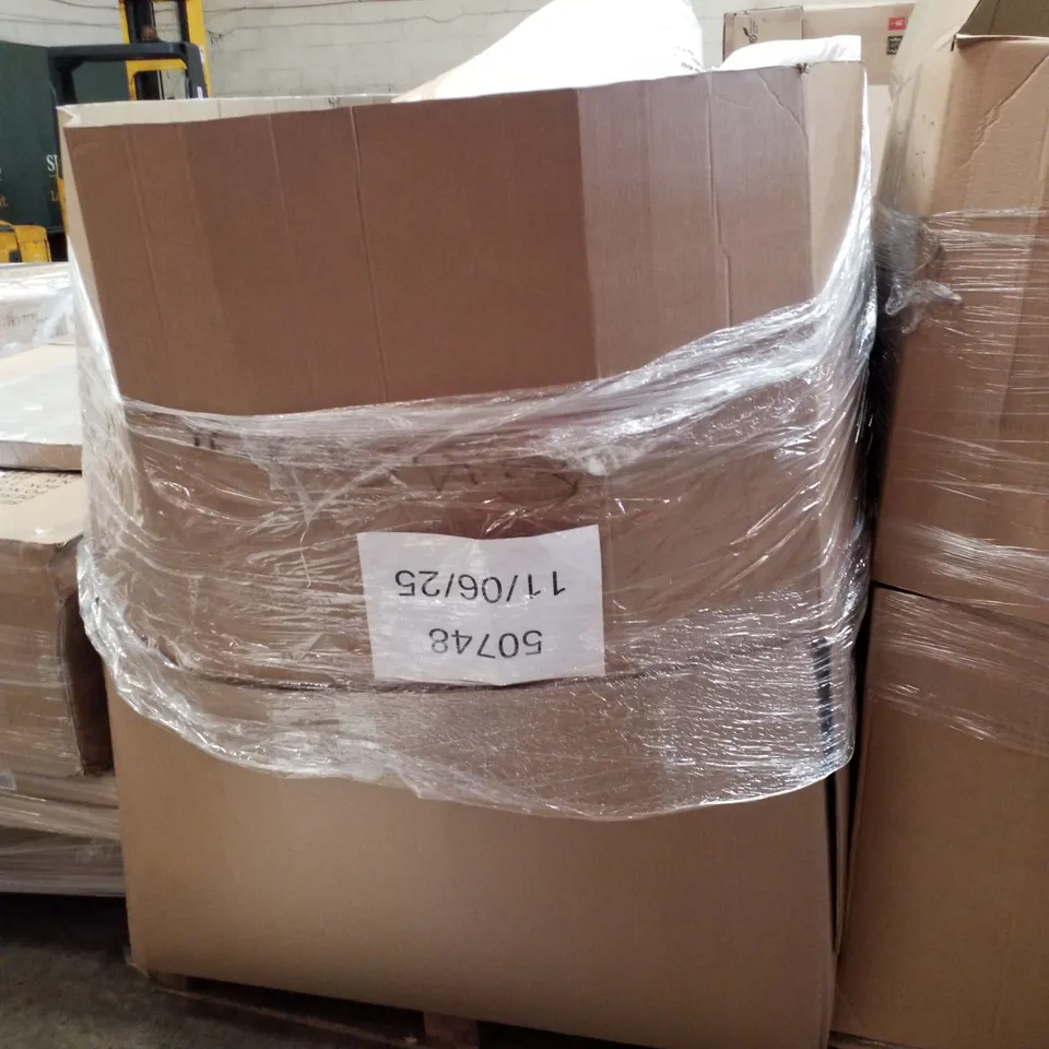 PALLET CONTAINING ASSORTED CUSHIONING & PILLOWS