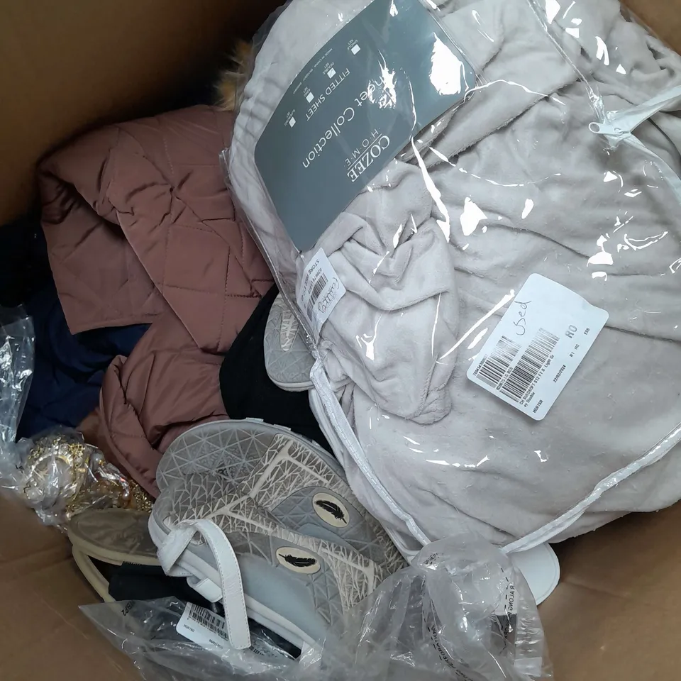 LARGE BOX OF APPROXIMATELY 10 ASSORTED HOUSEHOLD ITEMS TO INCLUDE BEDDING , EARPHONES  CLOTHES  , ETC  