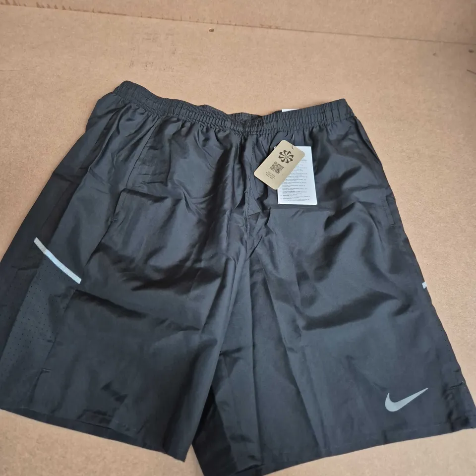 NIKE MILER 9" LENGTH SHORTS IN BLACK - MEDIUM
