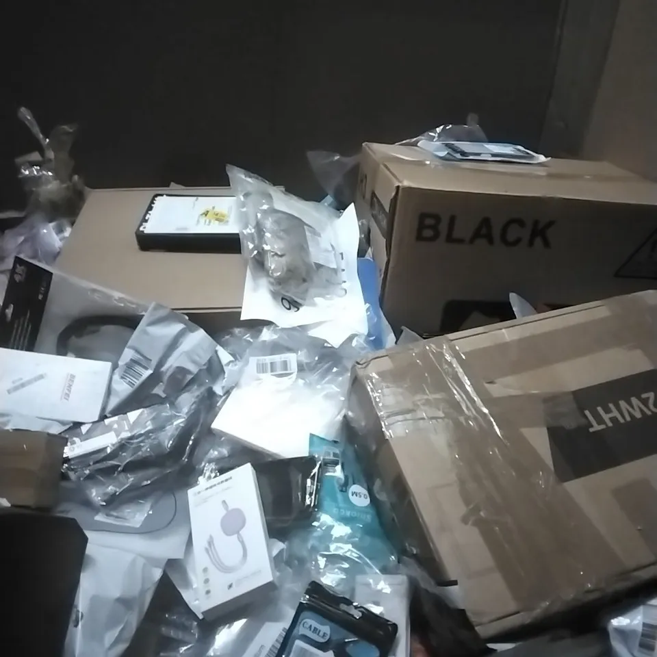 PALLET OF ASSORTED ITEMS TO INCLUDE; CHARGING CABLE, TABLET SUPPORT STAND, PHONE CASE 