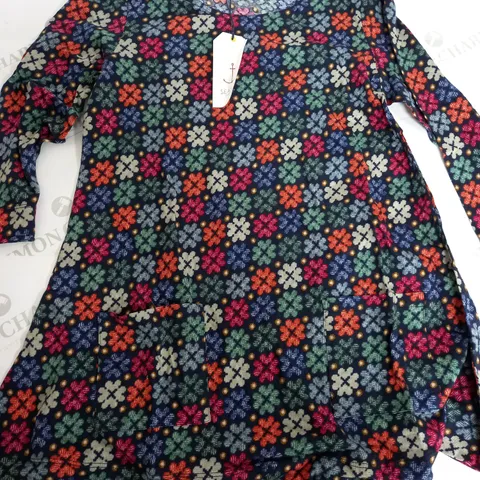 SEASALT CORNWALL DRAWING BOOK TOP IN PETAL CROSS STITCH MARITIME - UK 8
