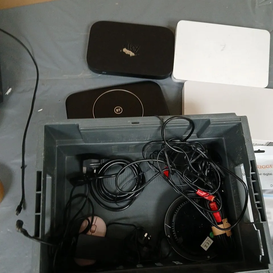Assorted Computer Peripherals & Networking Cables – Mixed Lot