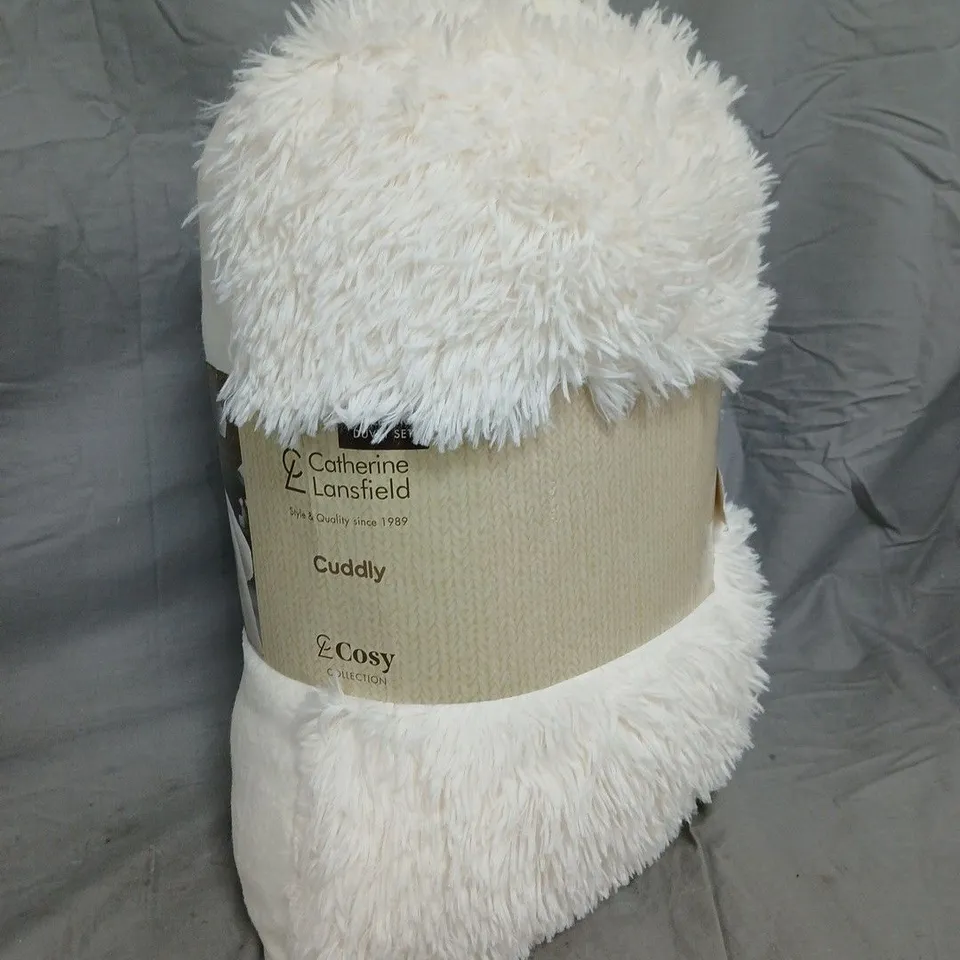 CATHERINE LANSFIELD CUDDLY FAUX FUR FLEECE DUVET SET - SIZE SUPERKING