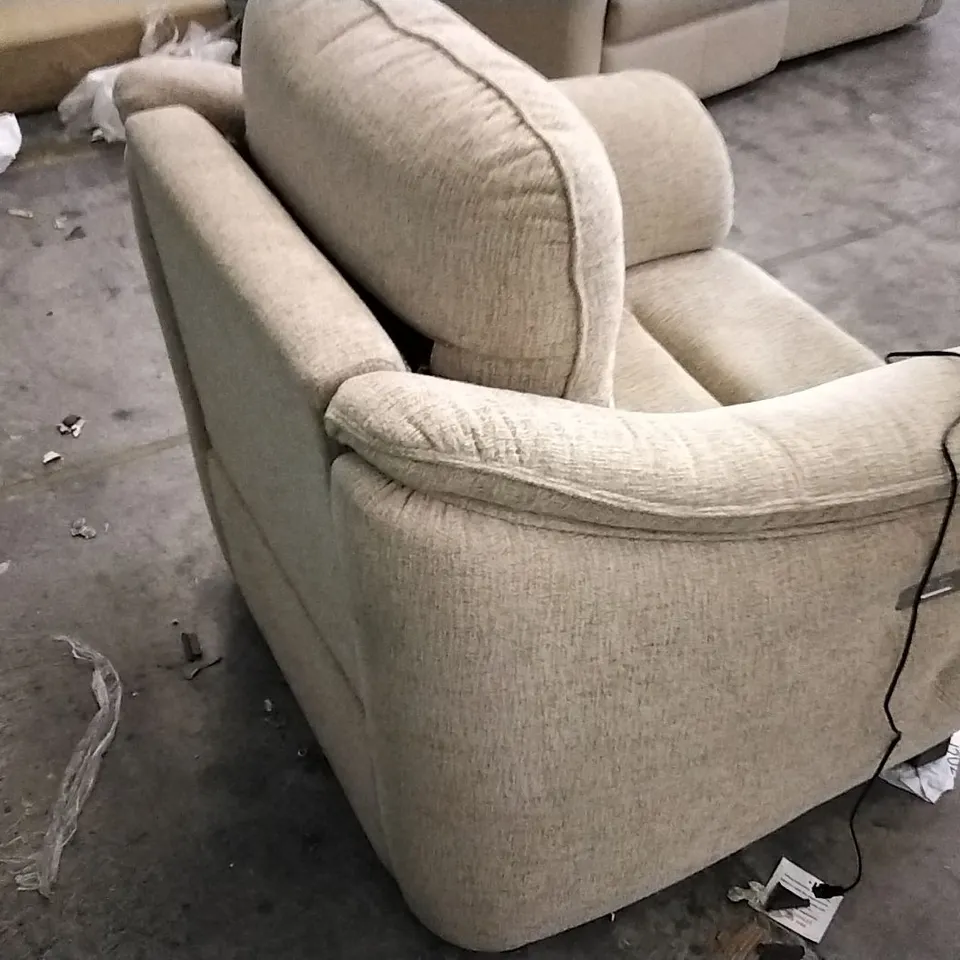 QUALITY BRITISH DESIGNED & MANUFACTURED G PLAN BEIGE FABRIC ELECTRIC RECLINING ARMCHAIR 