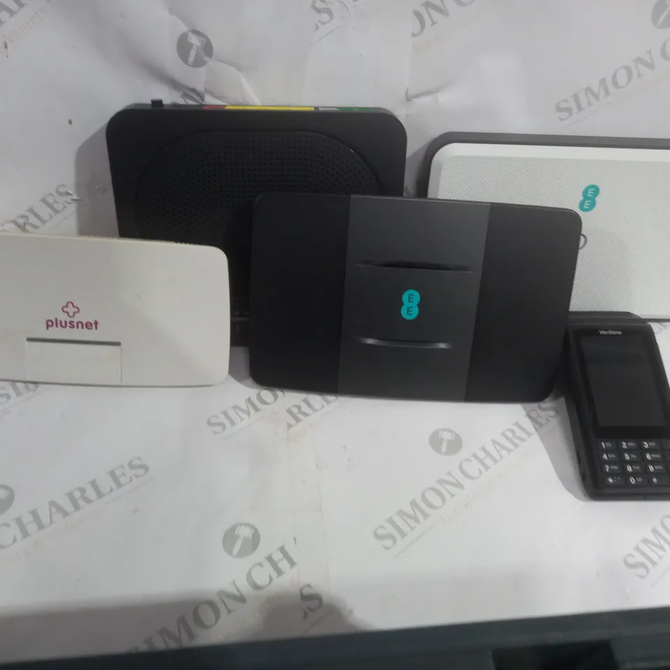 APPROXIMATELY 20 ASSORTED HOME ITEMS INCLUDING EE, PLUS NET WIFI BOXES, VERIPHONE CARD SCANNER, 