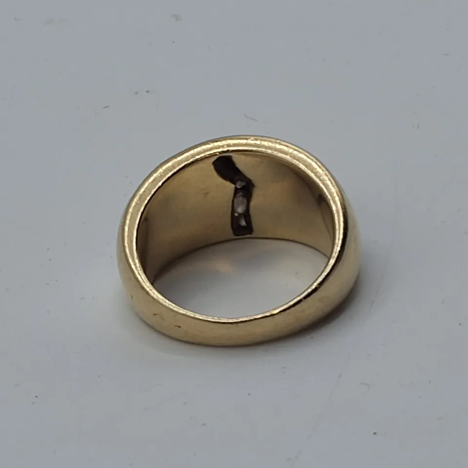 GOLD TONE RING WITH SET STONES - MARKED