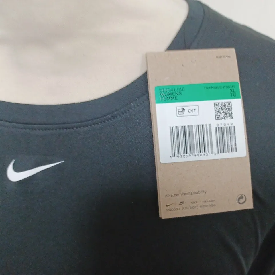 NIKE WOMENS DRI-FIT LONG SLEEVE TOP - XL