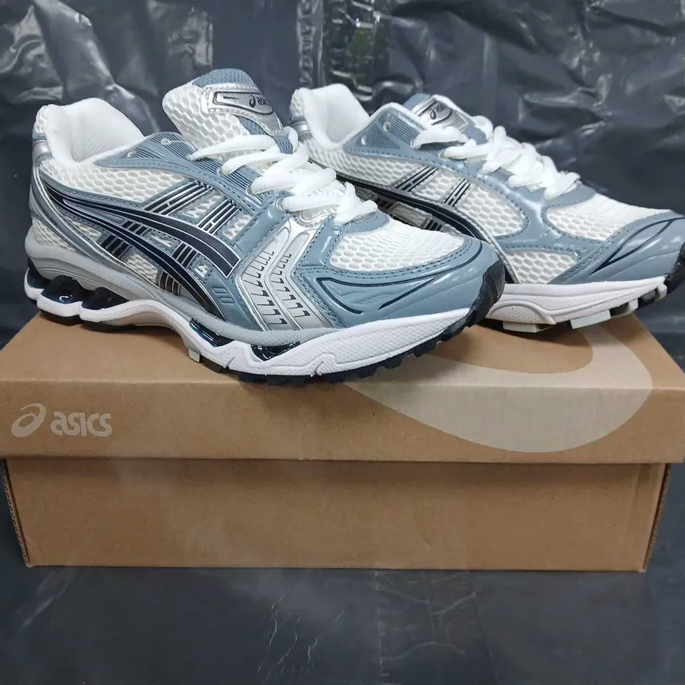 BOXED PAIR OF ASICS GEL-KAYANO 14 TRAINERS IN WHITE/GREY SIZE UK 4.5