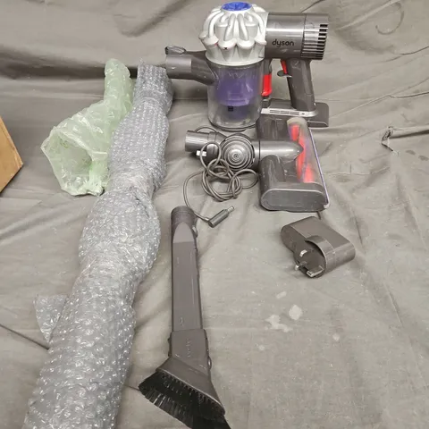 UNBOXED DYSON V6 CORDLESS VACUUM 