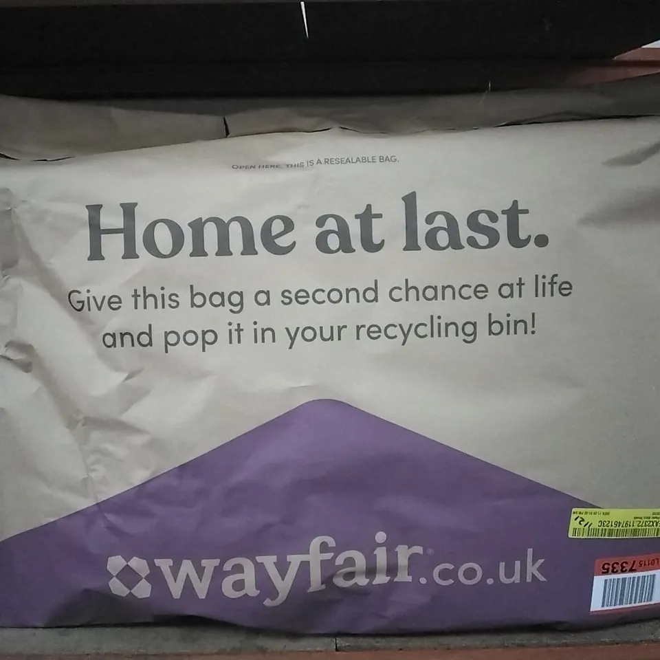 BAGGED FAUX 60CM PLASTIC WREATH