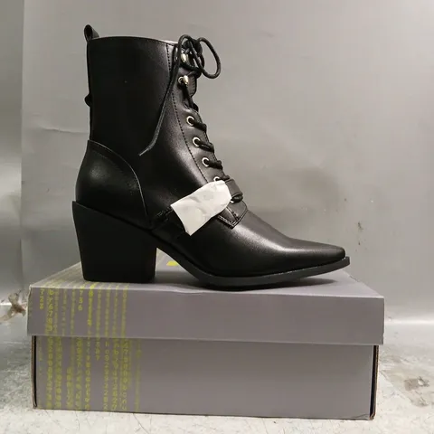 BOXED PAIR OF KOI HAWK POINTED COWBOY BOOTS IN BLACK SIZE UK 5