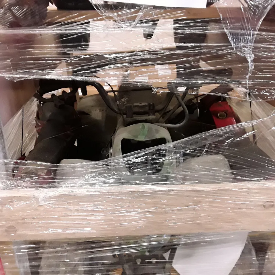 PALLET CONTAINING 4 UNCHECKED BRANDED MINI DIRT BIKES & QUAD BIKES