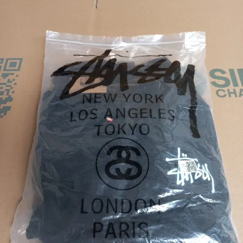 STUSSY BLACK LOGO HOODIE SIZE M
