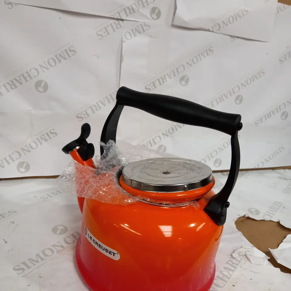 LE CREUSET STOVE KETTLE 2.1L