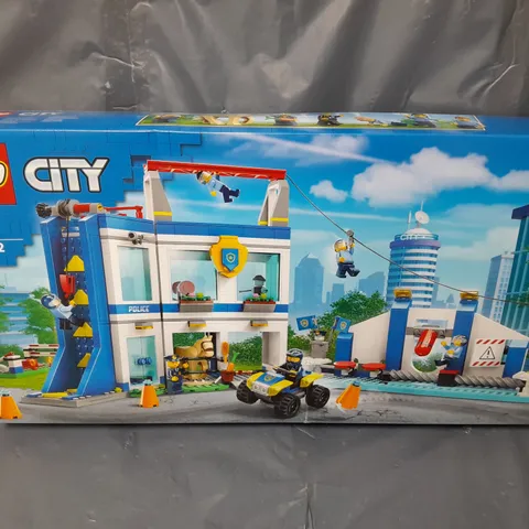 BOXED LEGO CITY POLICE TRAINING ACADEMY PLAYSET 60372