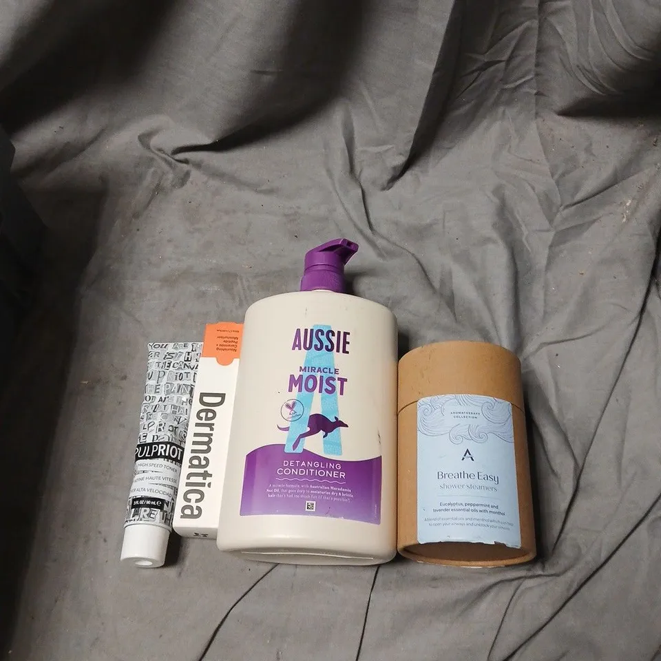 APPROXIMATELY 20 ITEMS INCLUDING ASSORTED HEALTH & BEAUTY LOT: AUSSIE MIRACLE MOIST DETANGLING CONDITIONER, DERMATICA TUBE, BREATHE EASY SHOWER STEAMERS, TENA DISCREET PADS & MISC TOILETRIES.