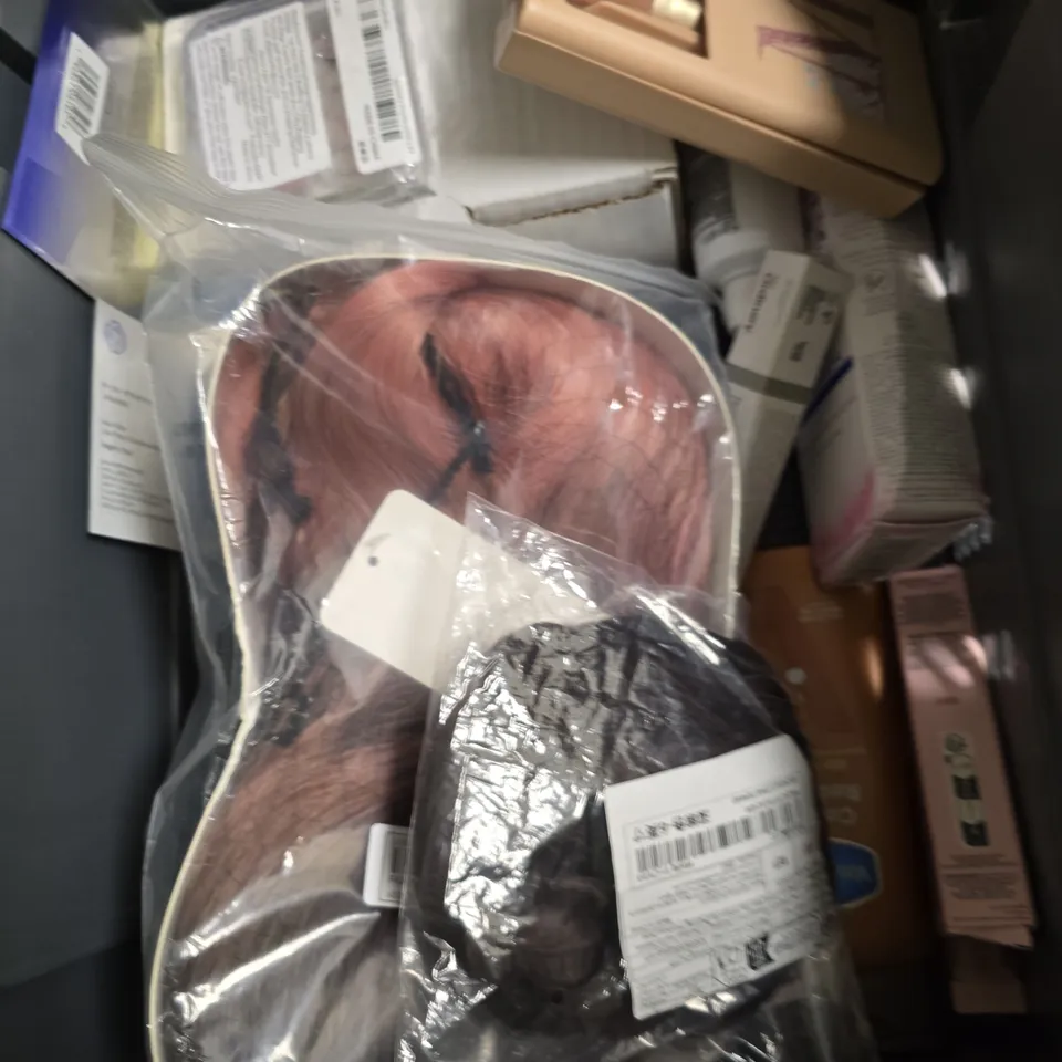 APPROXIMATEY 20 ASSORTED HEALTH AND BEAUTY PRODUCTS TO INCLUDE - LEE STAFFORD SEA SALT SPRAY - VASELINE JELL AND HAPPIER TOOTHPASTE