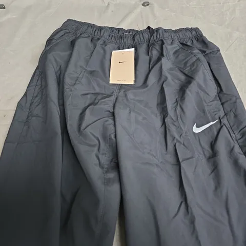 NIKE FORM MEN'S PANTS – BLACK/CHARCOAL, STANDARD FIT, SIZE M