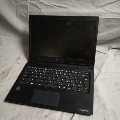 TOSHIBA DYNABOOK PORTÉGÉ A30-E-1JC LAPTOP