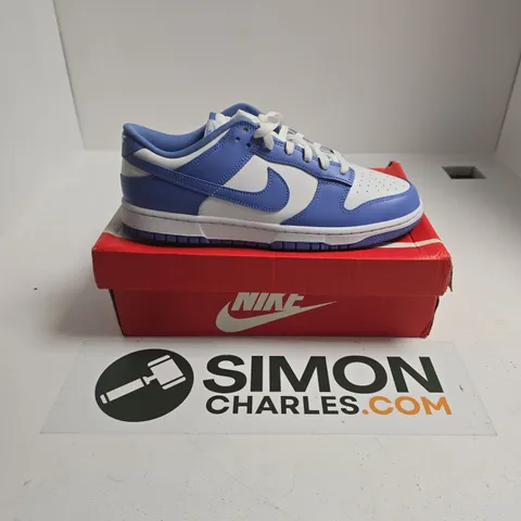 BOXED PAIR OF NIKE DUNK LOW RETRO SNEAKERS IN WHITE/BLUE - UK 10.5