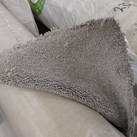 ROLL OF QUALITY FIRST IMPRESSIONS WELL DRESSED CARPET // SIZE: APPROXIMATELY 4 X 2.3m