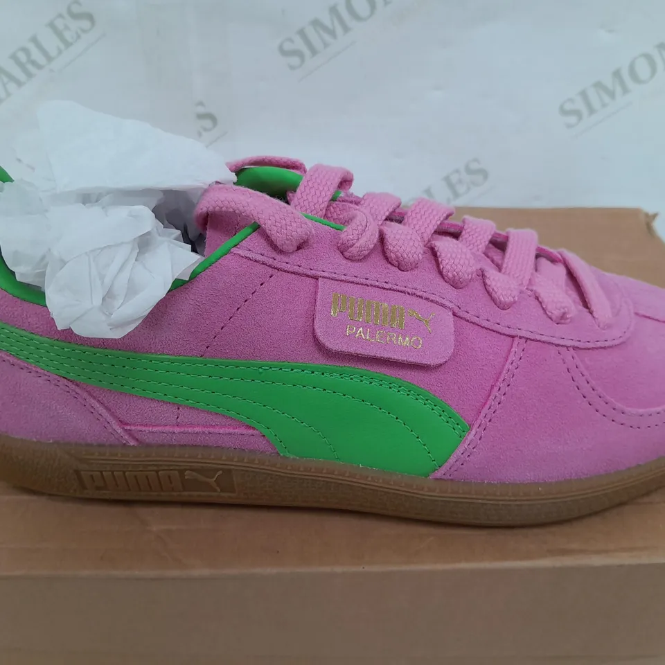 BOXED PAIR OF PUMA PALERMO SPECIAL SNEAKERS IN PINK/GREEN - UK 6