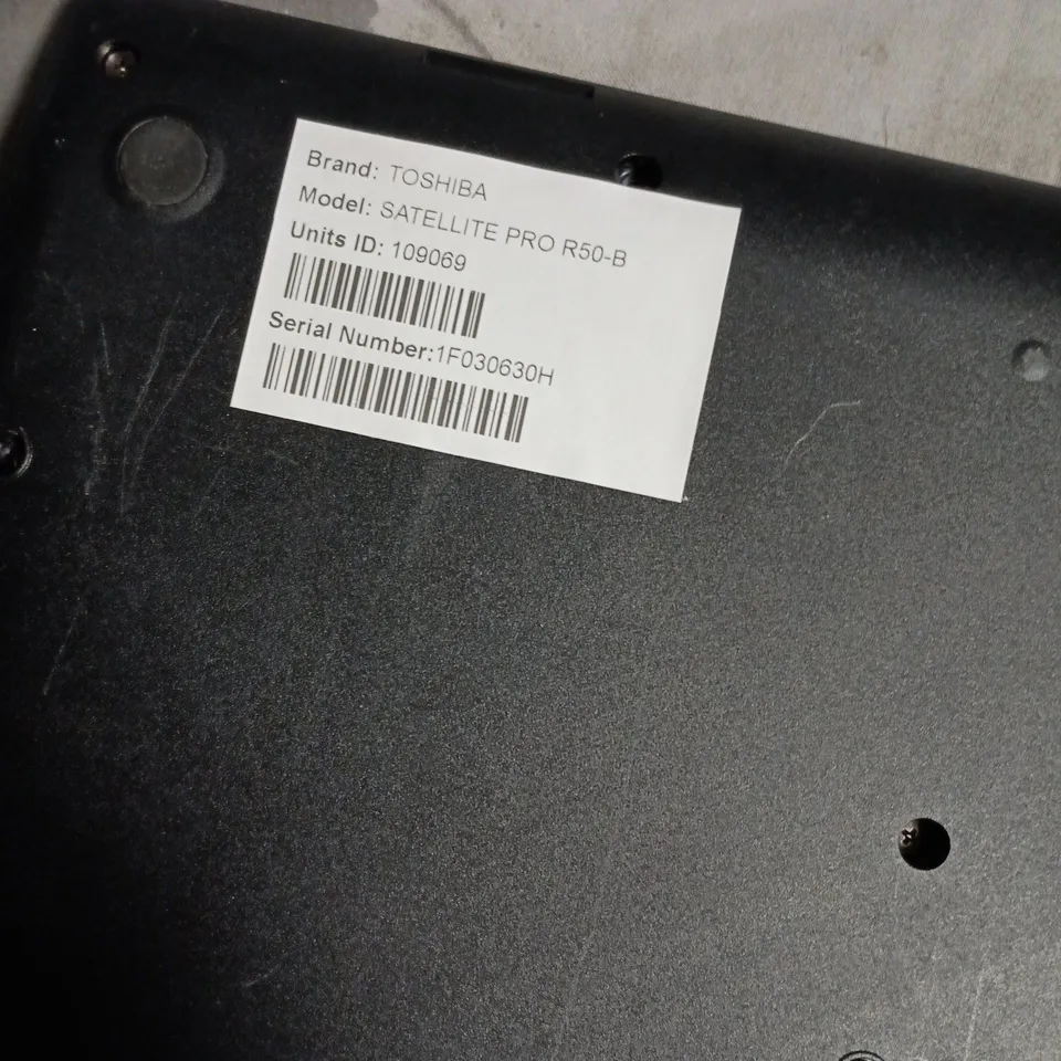 TOSHIBA SATELLITE PRO R50-B LAPTOP