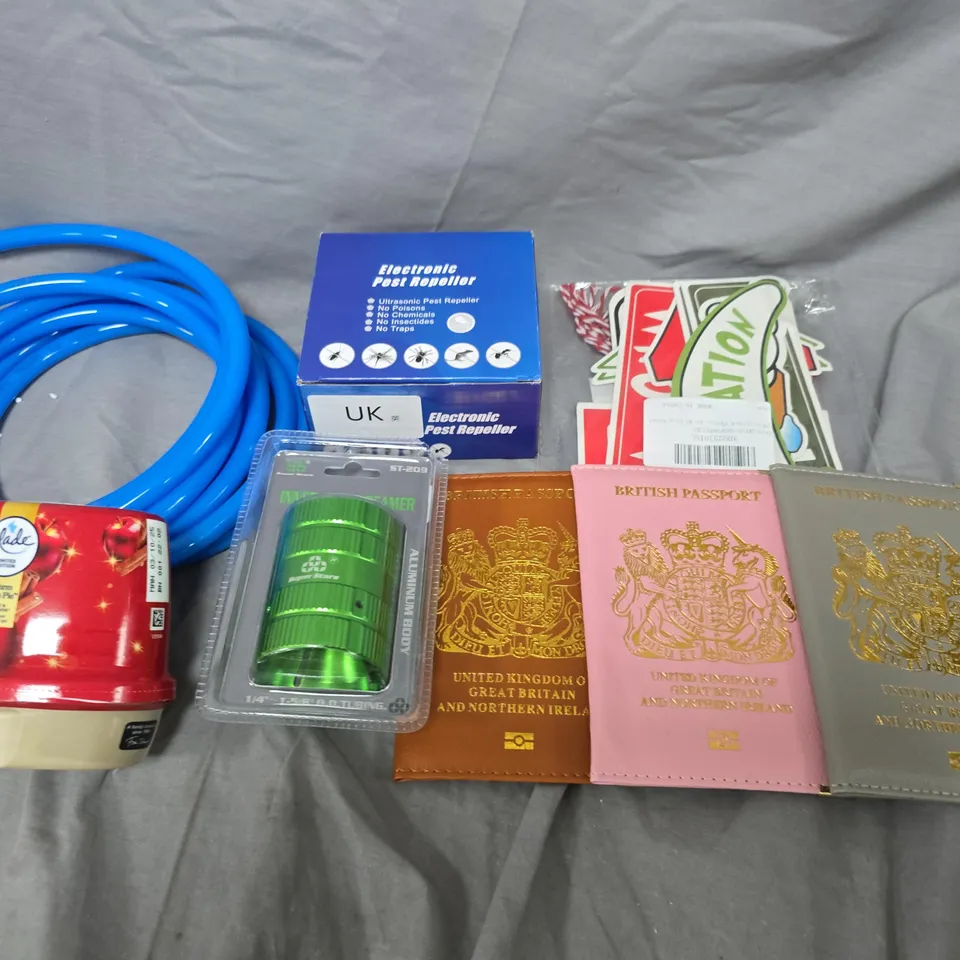APPROXIMATELY 20 ASSORTED HOUSEHOLD ITEMS TO INCLUDE PASSPORT CASES, PEST REPELLER AND BATHROOM GEL