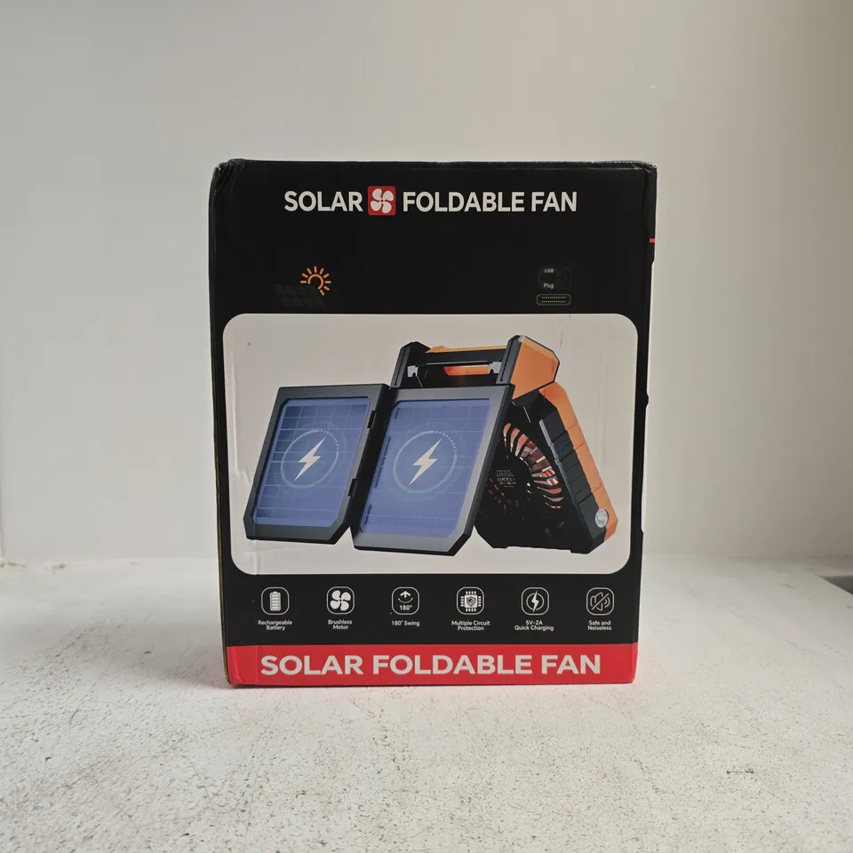 BOXED SOLAR FOLDABLE FAN IN GREEN