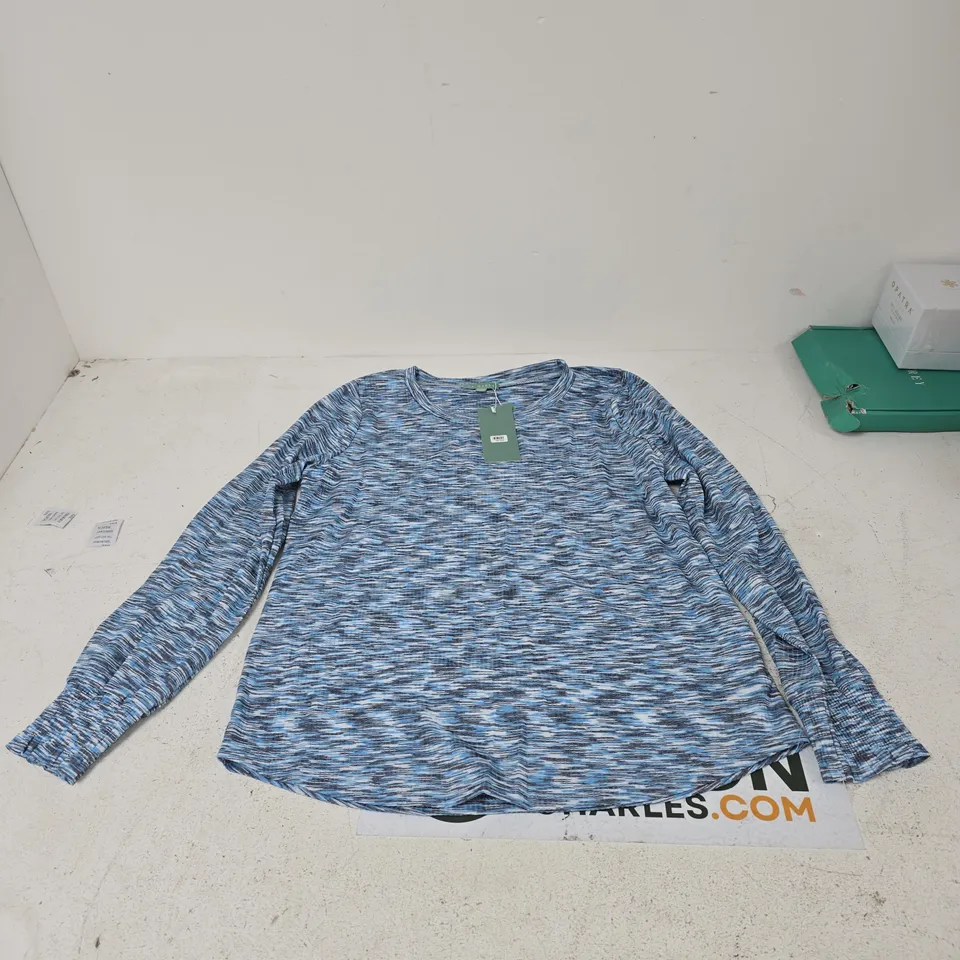 BOX OF APPROXIMATELY 15 ASSORTED ITEMS TO INCLUDE: LA MAREY LONG SLEEVED SHIRT