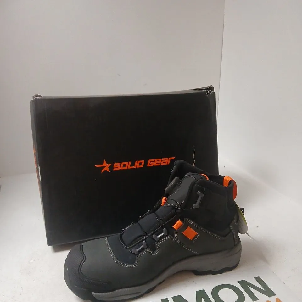 SOLID GEAR VAPOR 3 MID HIKING BOOTS – UK 10.5 (EU 45), BLACK/GREY WITH ORANGE ACCENTS