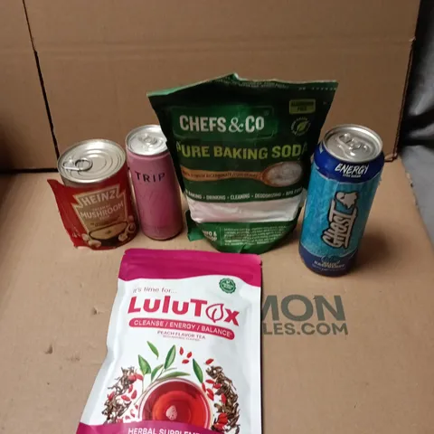 APPROXIMATELY 15 ASSORTED FOOD AND DRINK ITEMS TO INCLUDE - CREAM OF MUSHROOM SOUP, PURE BAKING SODA AND GHOST ENERGY DRINK