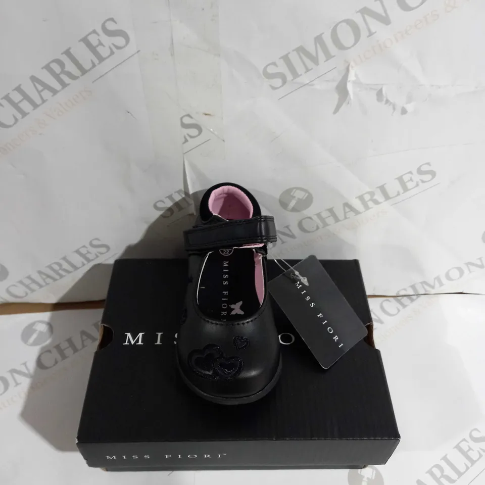 BOXED PAIR OF MISS FIORI SIZE UK C5 BLACK 