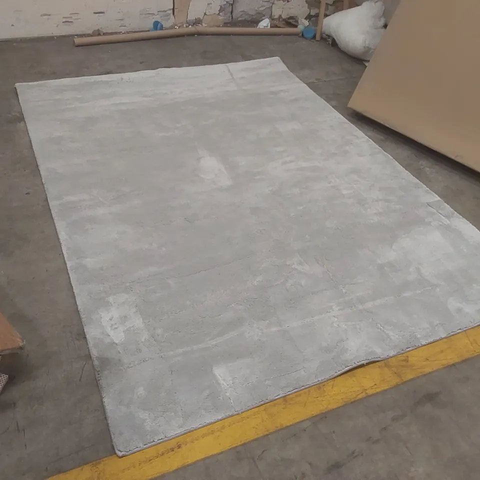QUALITY DESIGNER AREA RUG - APPROXIMATELY 225 x 160cm