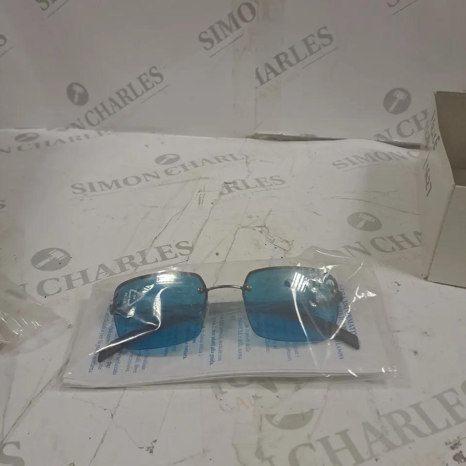BOX OF 5 ASSORTED SUNGLASSES 